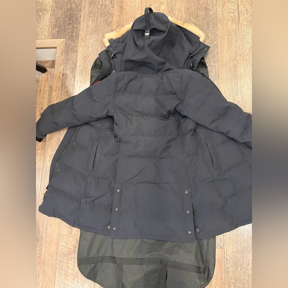 Canada goose navy colour in a great condition - Picture 16 of 16